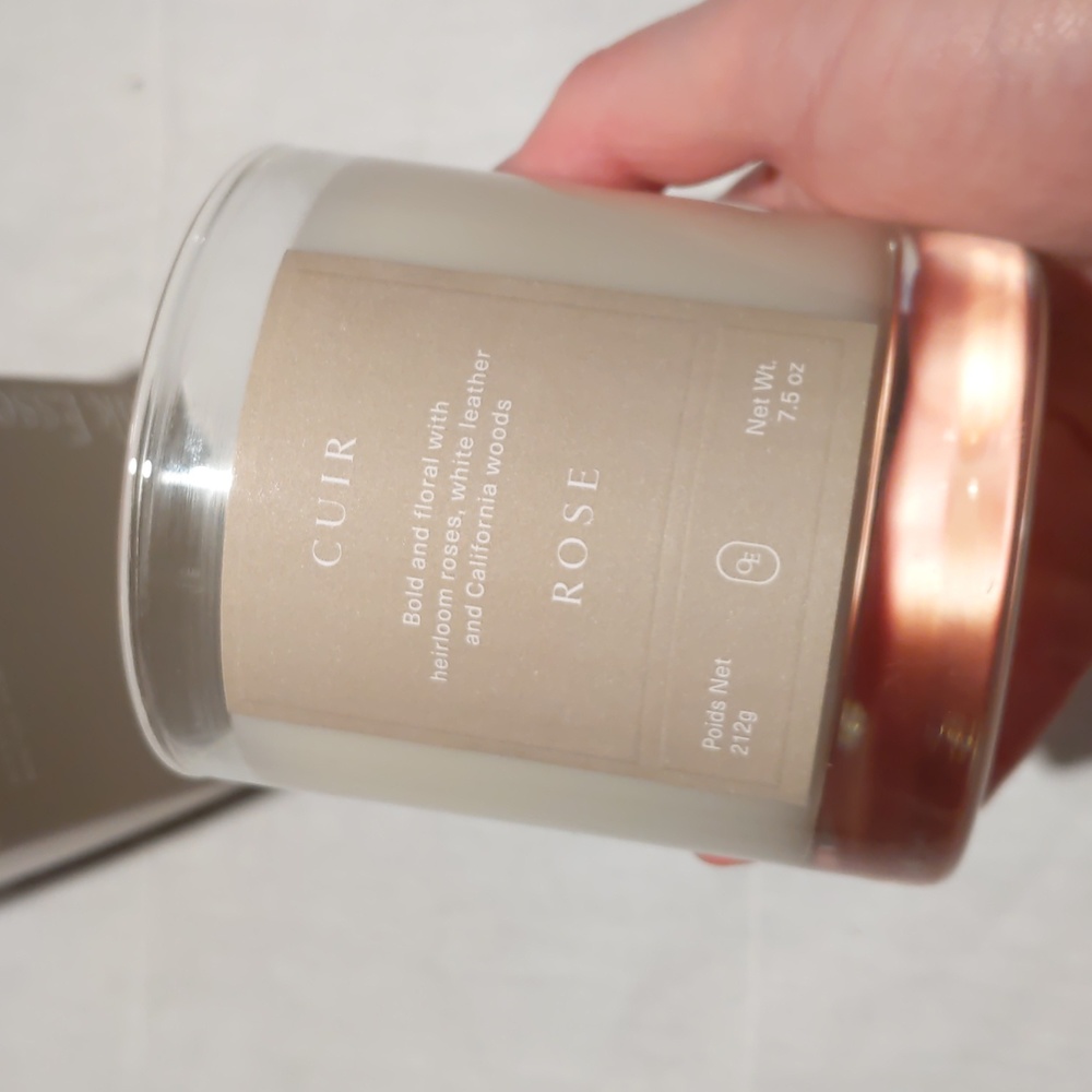 *NIB* Oak Essentials Cuir Rose Candle - Picture 4 of 8